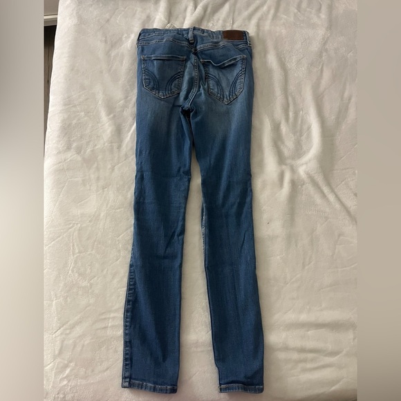 Hollister High Rise Skinny Jeans - Picture 2 of 3